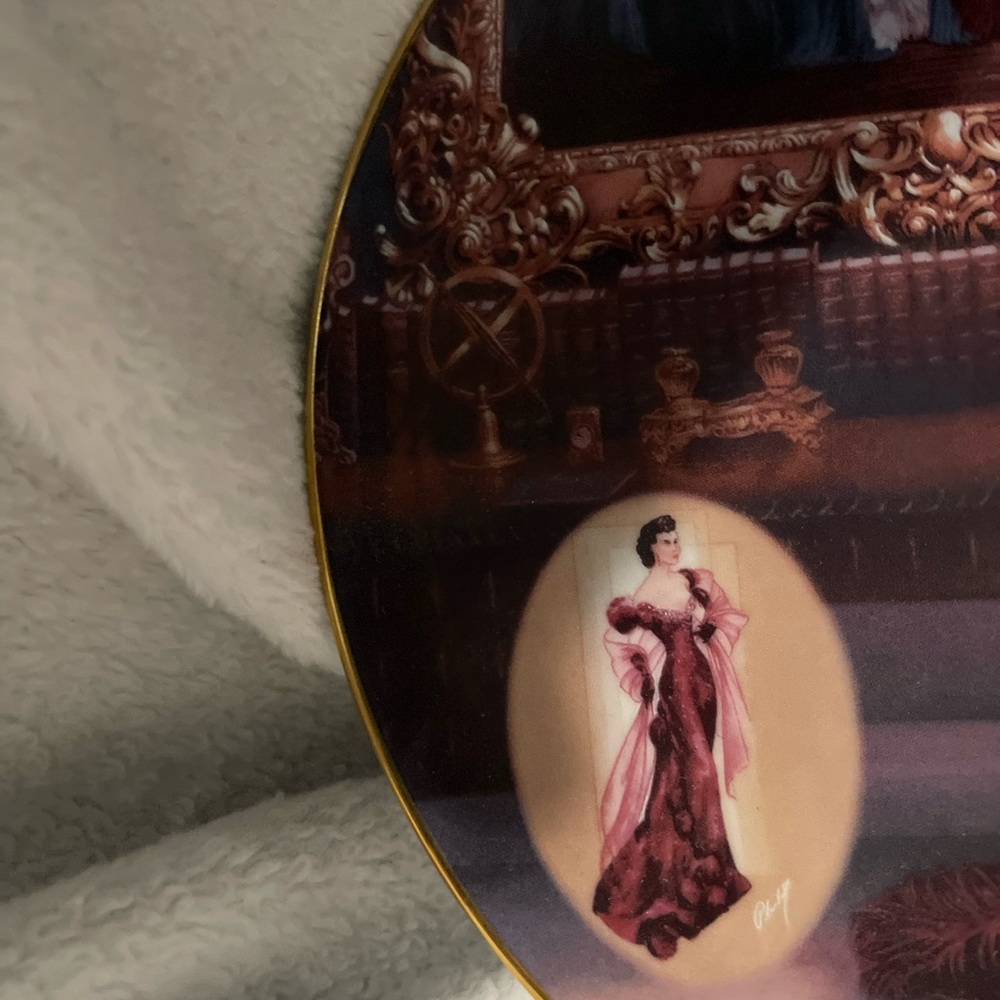 The Bradford Exchange Elegant Red Dress Scarlett plate - Picture 2 of 3